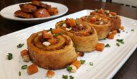 Un delizioso piatto di Sweet Potato Rolls