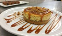 Un delizioso piatto di Caramel Cheesecake Cookies