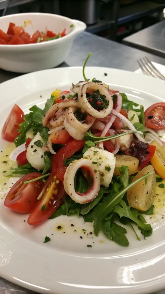 Preparazione passo-passo di INSALATA DI CALAMARI