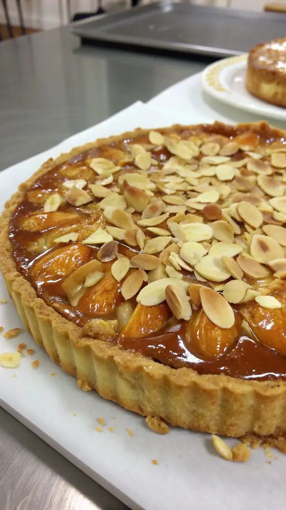Preparazione passo-passo di La migliore ricetta per la torta di mandorle e caramello