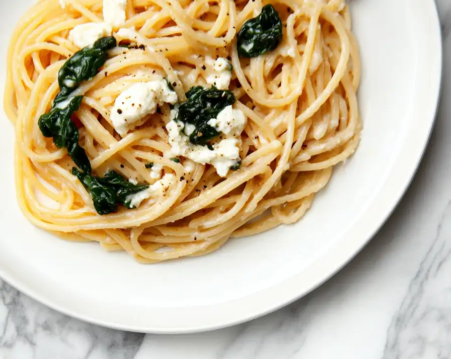 MEDITERRANE PASTA MIT RICOTTA UND SPINAT
